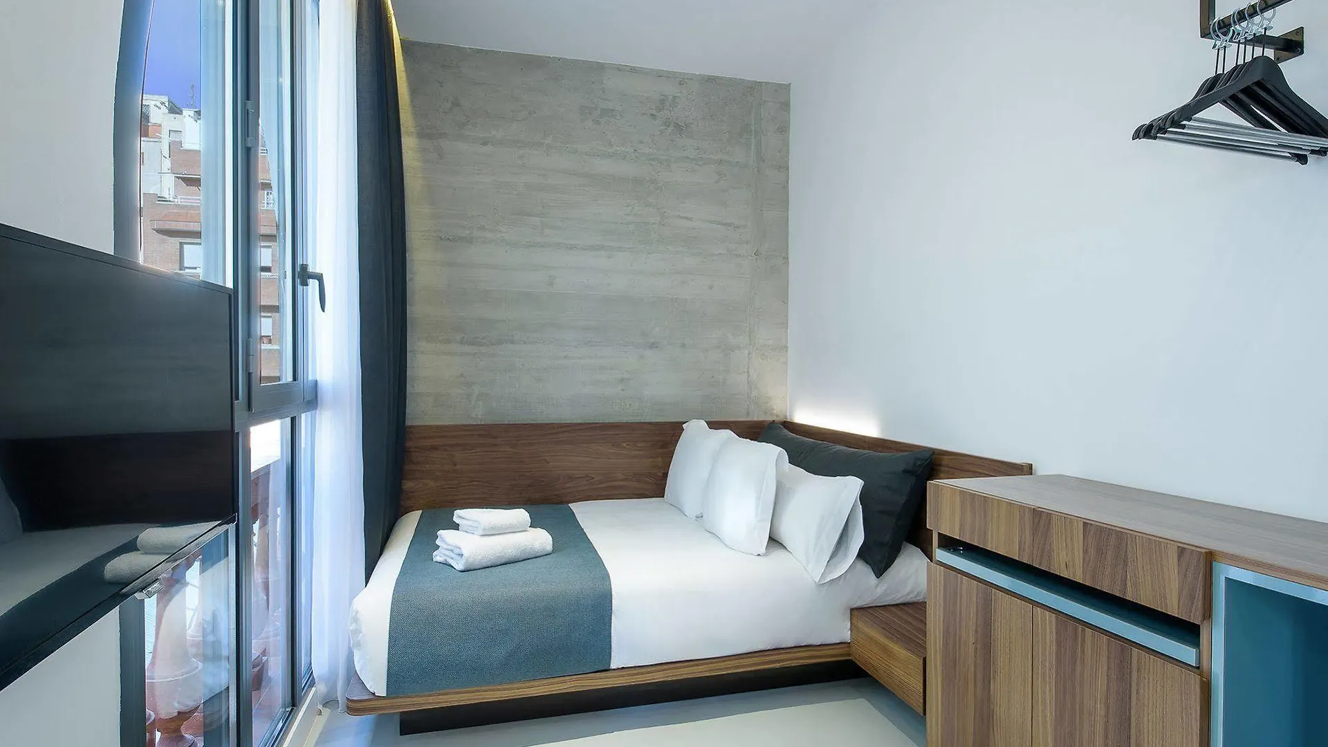 ***  La Casa Del Sol Hotel Gracia, Sonder By Marriott Bonvoy Barcelona Espanha